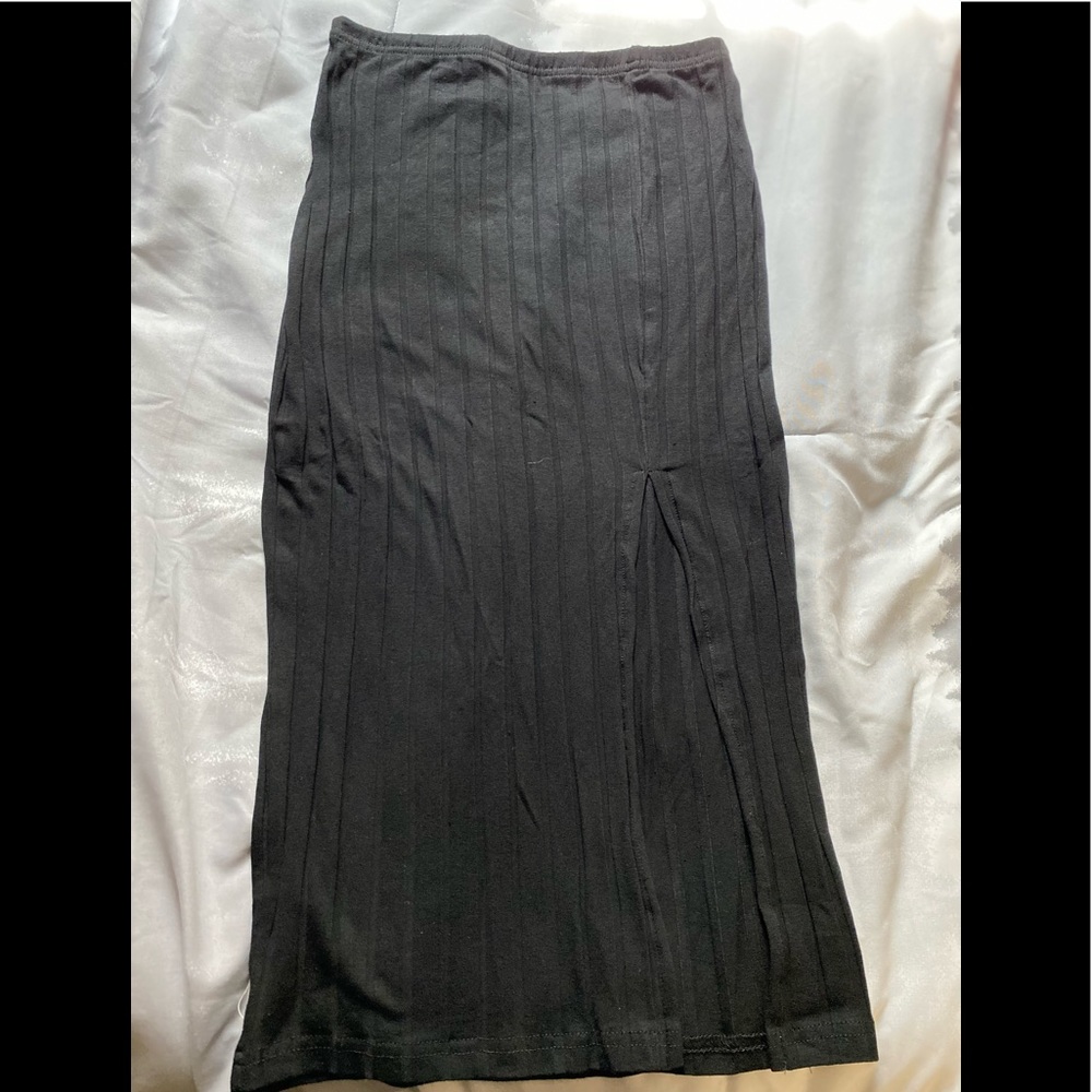 Black long skirt